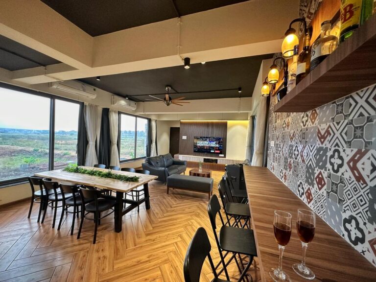 Living Room 1 768x576 1