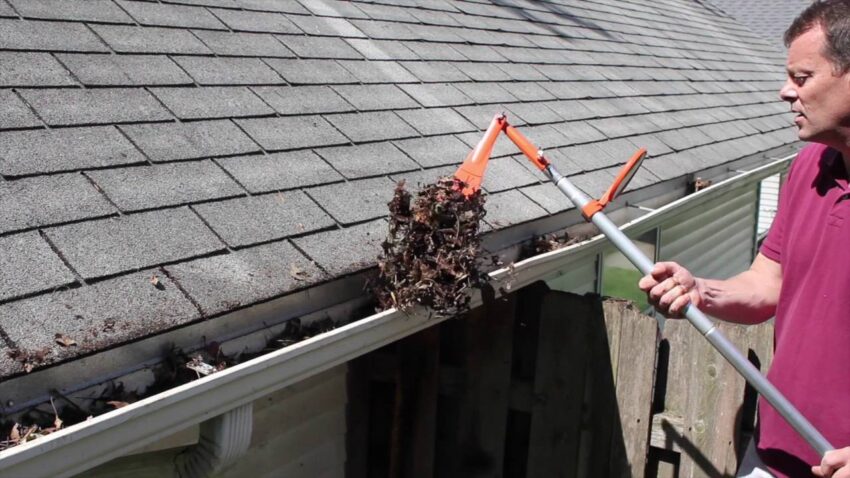 why you should clean your gutters 1696246713