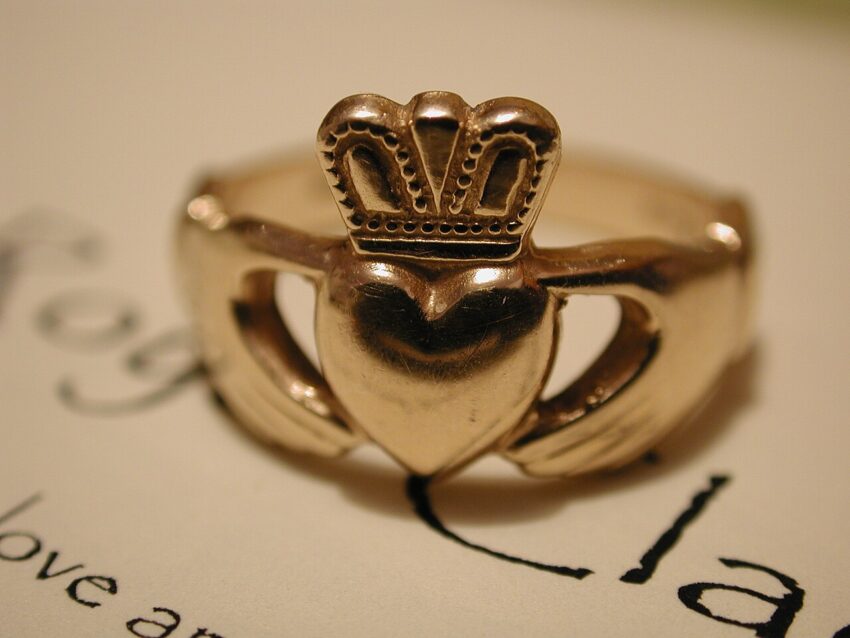 claddagh ring rules