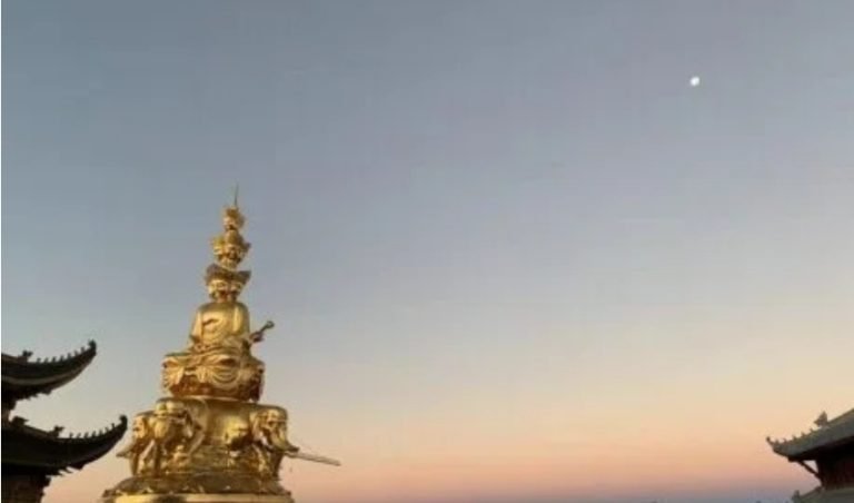 emei mountain 1 768x452 1