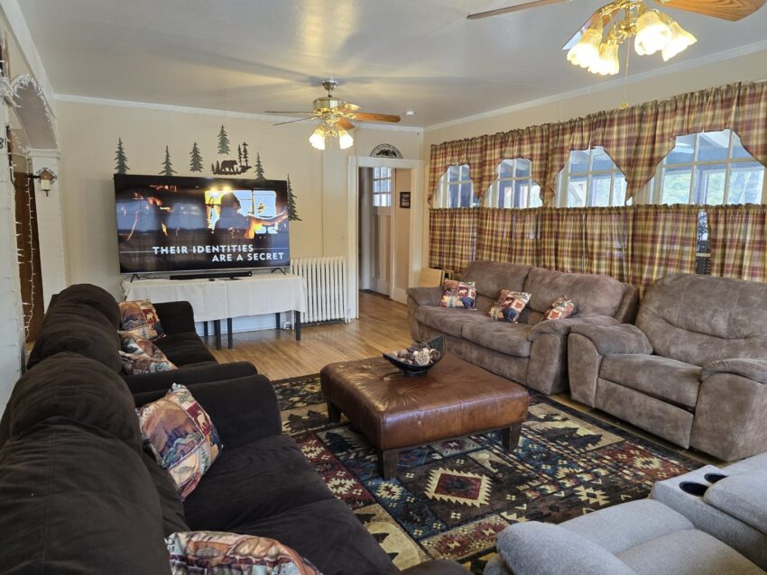 House for Large Groups in Adirondacks NY