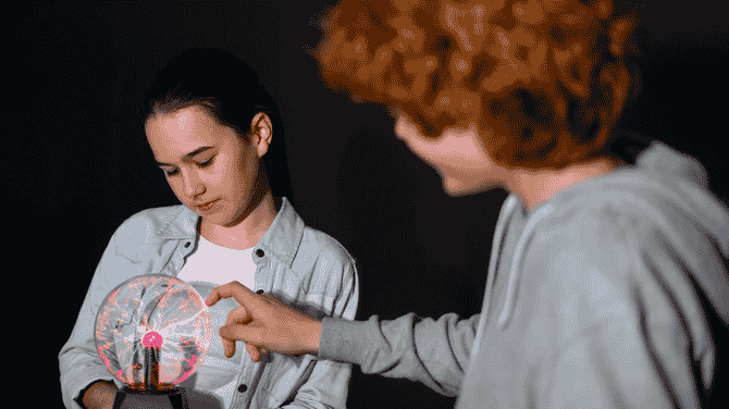 How AI and Emotional Intelligence Improve Workplace Collaboration