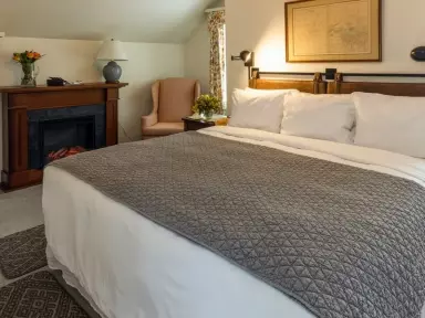 THOMAS SUITE 36
