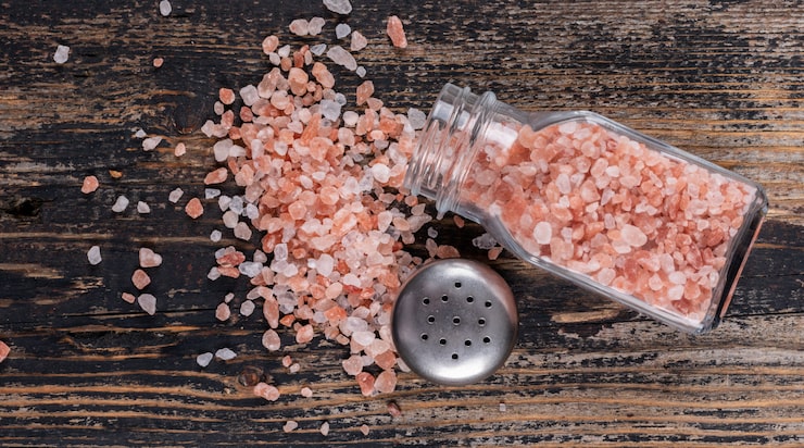 himalayan salt coming out open salt shaker 176474 1598