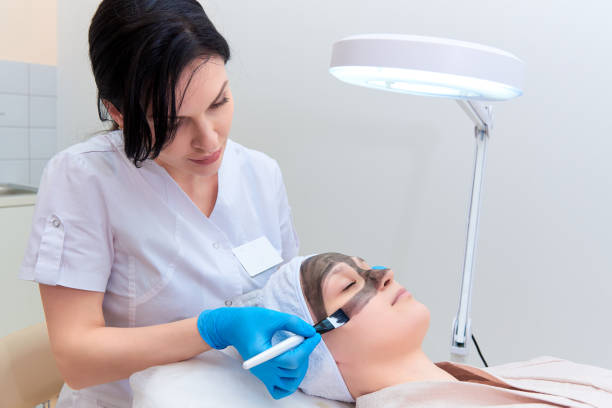 What makes Laser Carbon Peel suitable for skin renewal
