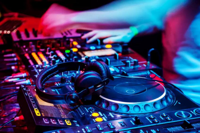 dj 2