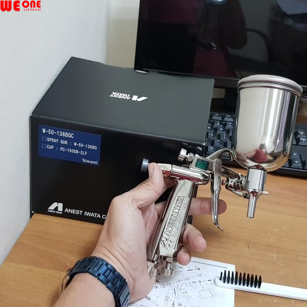 THANH LÝ MỚI 100% Súng phun sơn Iwata W-50-136BGC[ SÚNG + CỐC 150ML]