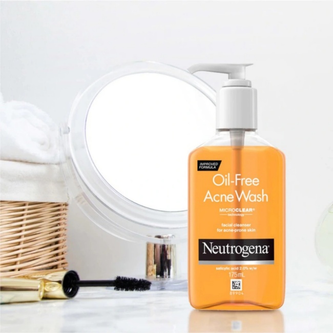 Sữa Rửa Mặt Neutrogena Ngăn Ngừa Mụn Oil-Free Acne Wash