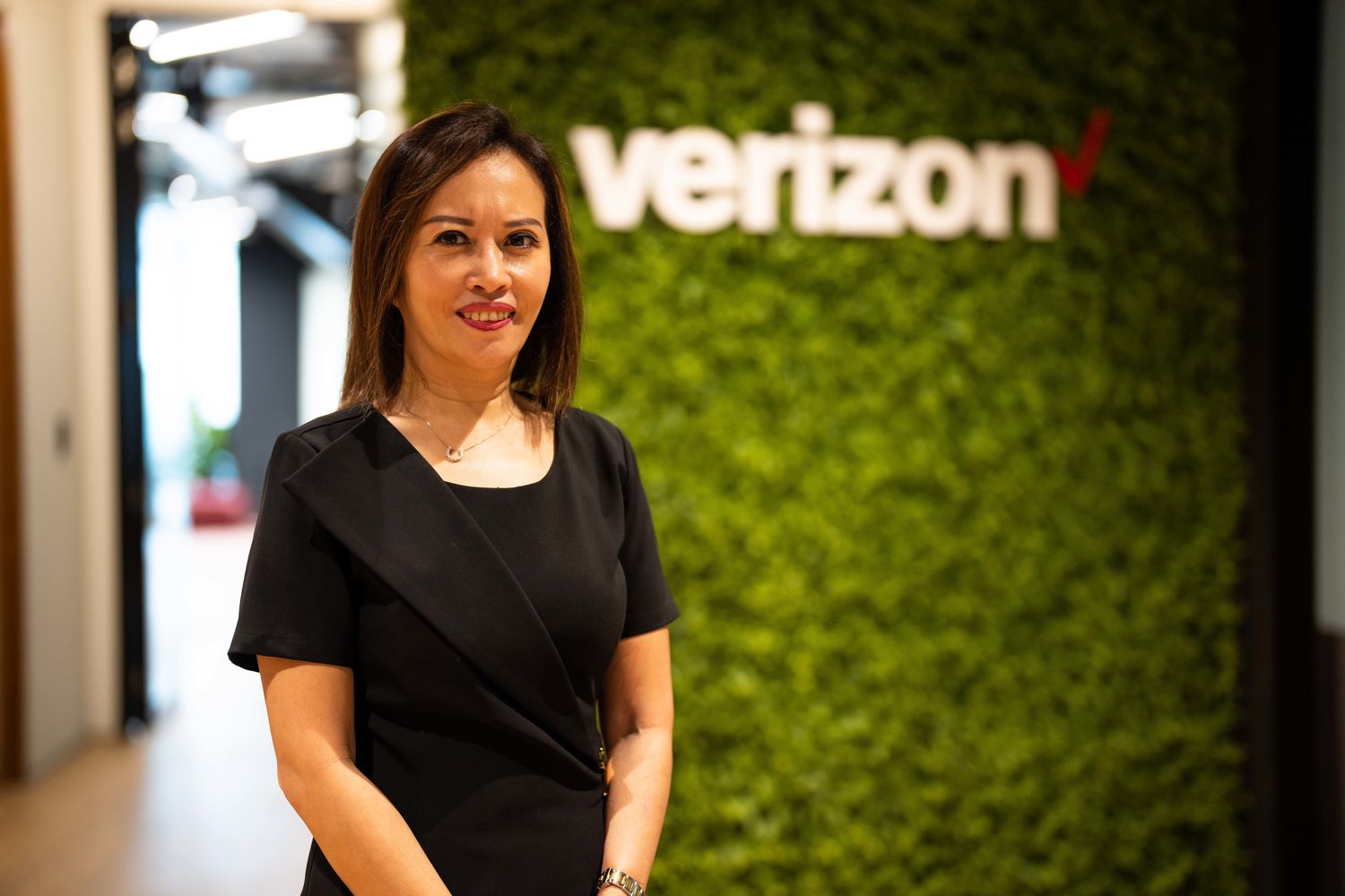 Annette Lee, Verizon Business Group