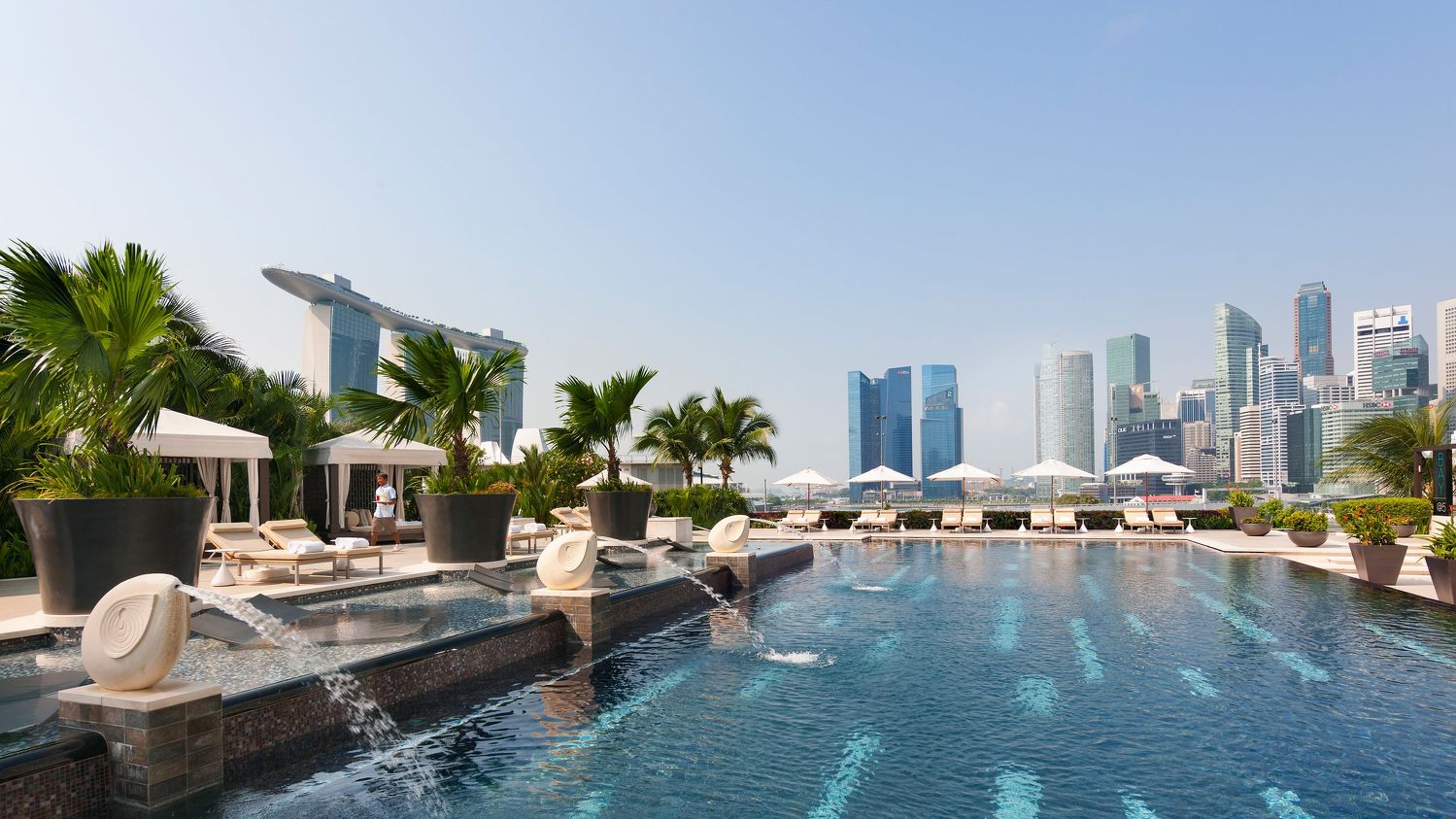 Mandarin Oriental Singapore Outdoor Pool - THE EDGE SINGAPORE