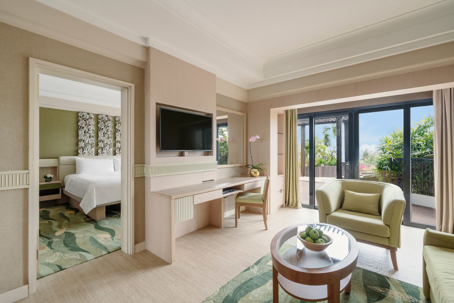 Deluxe Sea View Suite Living Room - THE EDGE SINGAPORE
