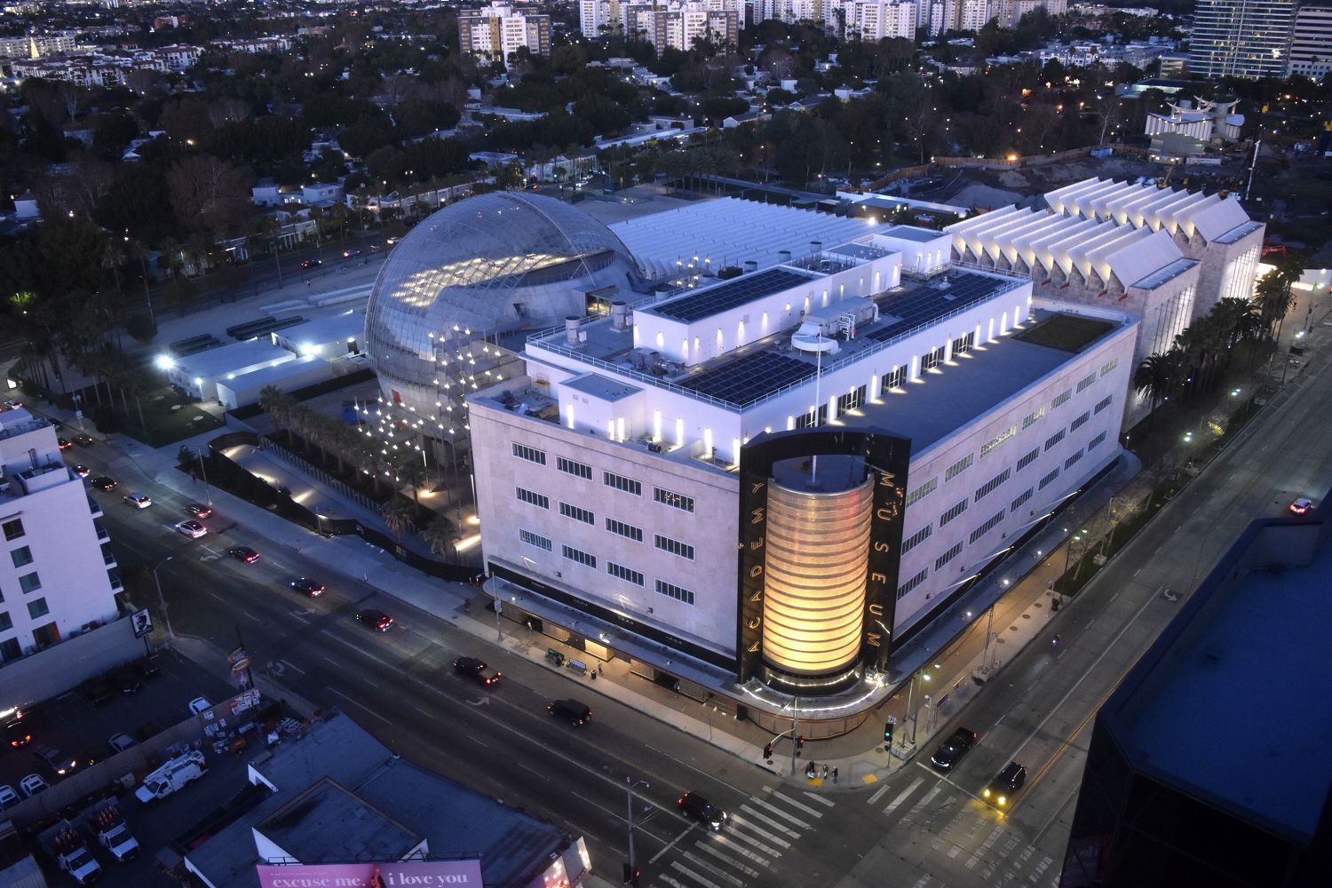 Designed by Pritzker Prize-winning architect Renzo Piano - THE EDGE SINGAPORE