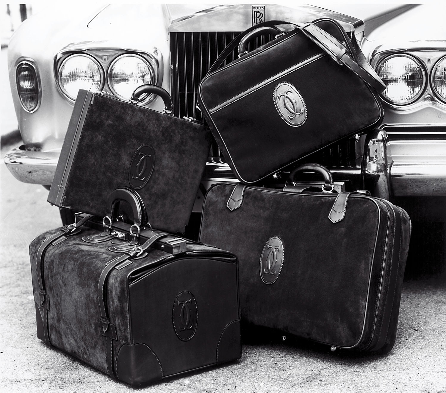 1974: Launch of the Must leather goods.