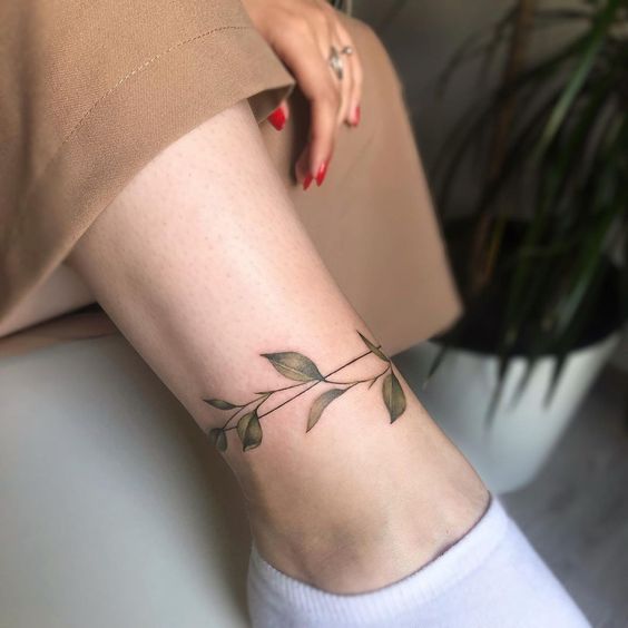 56866c548fc04e6ea84a7d3b76172660 Hình xăm cổ chân