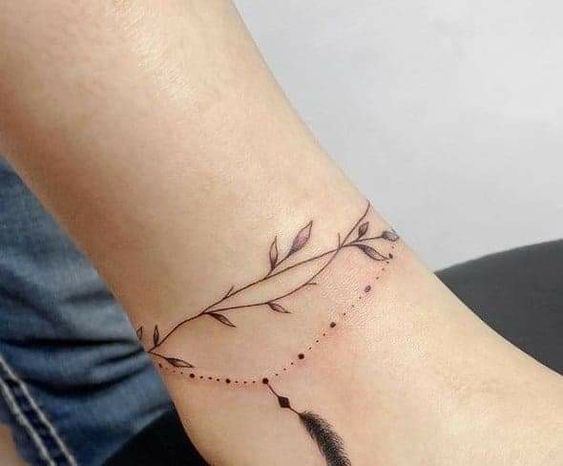 4df0f8ce9cb027f85d13056d132e3352 Hình xăm cổ chân