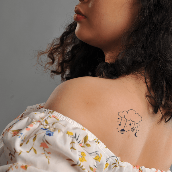 2__18__a970c97d4dfa44e38aa203c4367b4283_grande Hình xăm mặt trăng khuyết cho nữ