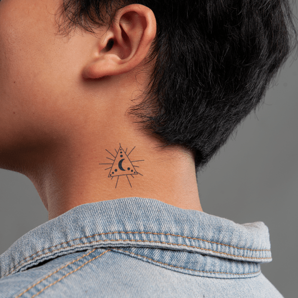 1__19__f1c3d85777ba46cd8f14d934296c8439_grande Hình xăm mặt trăng khuyết cho nam