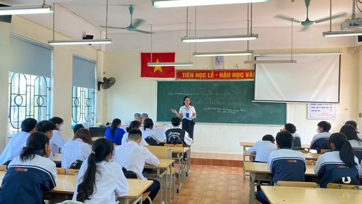 anh-lop-hoc-39 ảnh lớp học cấp 3 hạnh phúc