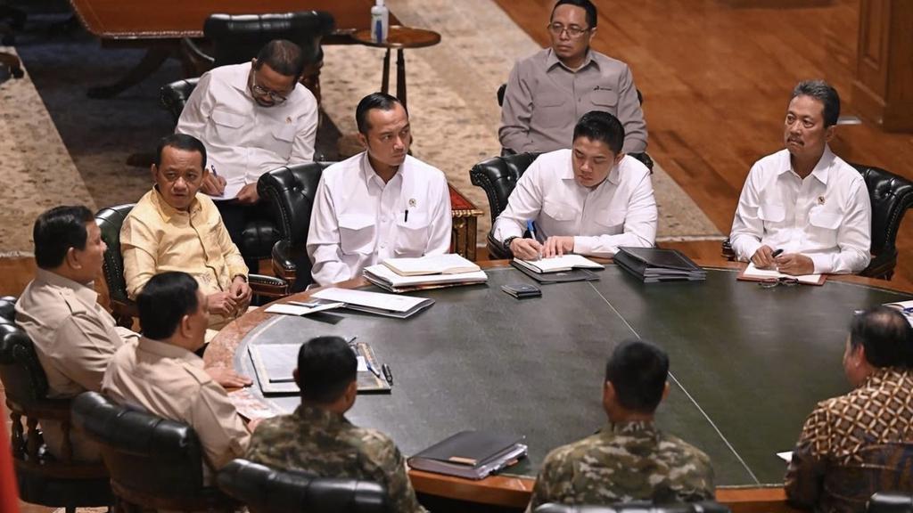 Strategi Pangan dan Energi di Balik Pintu Tertutup: Pertemuan Intensif Prabowo dengan Para Menteri di Hambalang