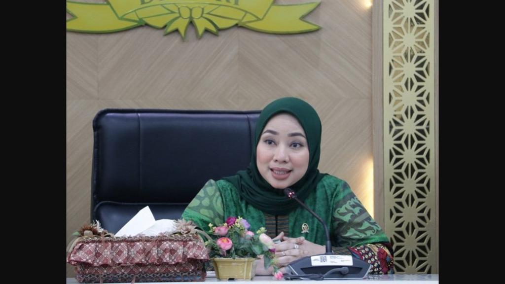 Mengapa WFH Hanya Menyentuh Permukaan Masalah Hemat Energi? Analisis Mendalam dari Perspektif Legislatif